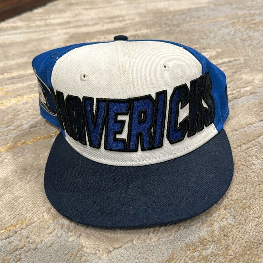 Men's Dallas Mavericks New Era White/Navy Back Half 9FIFTY Snapback Hat